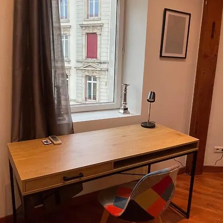 Moderne Au Centre D'epinal, 2-4 Pers